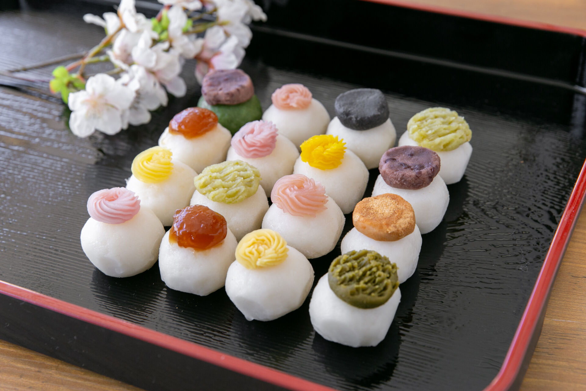 『華やかひとくちだんご』はじめました。