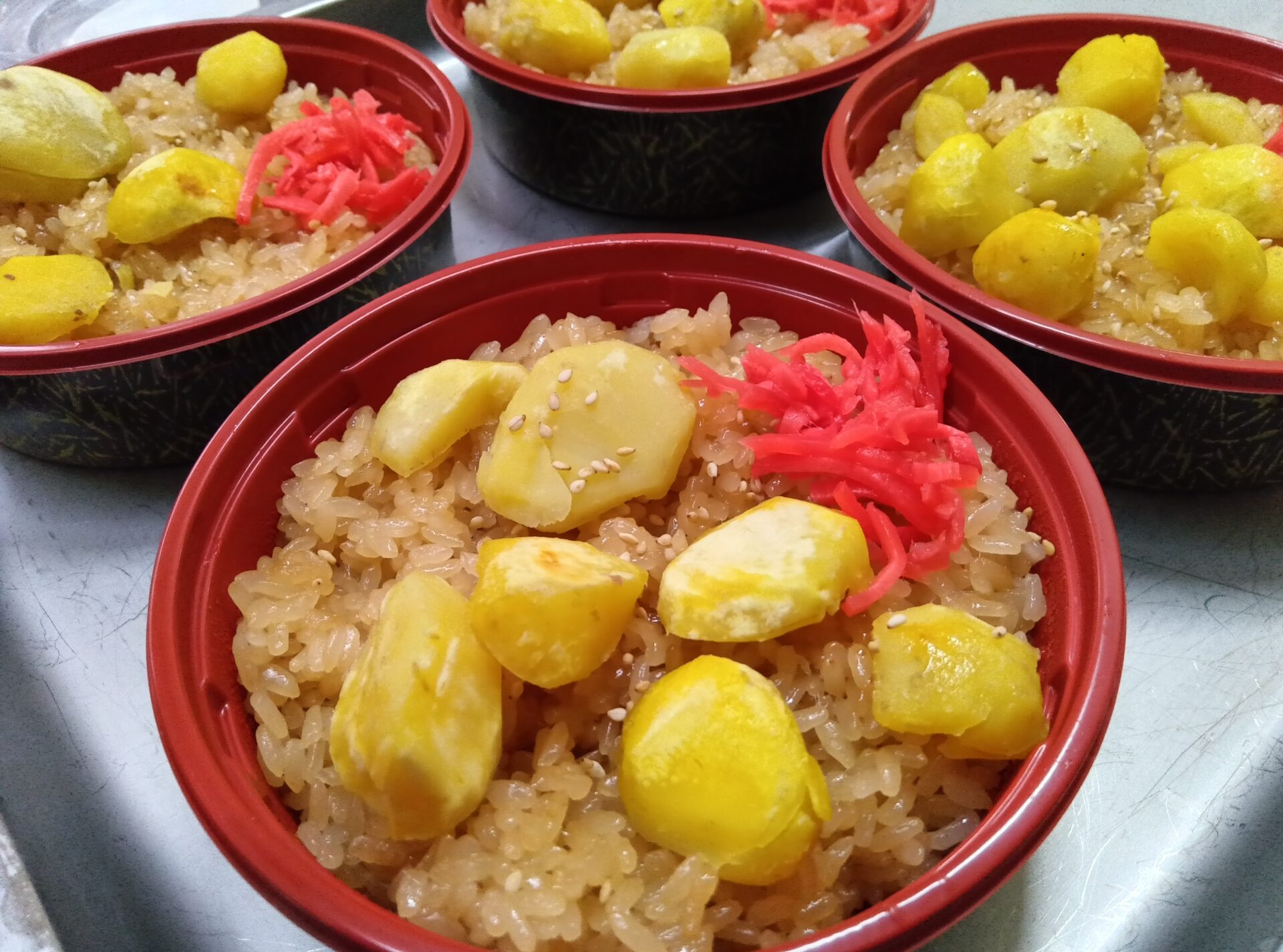 『栗赤飯』はじまりました。
